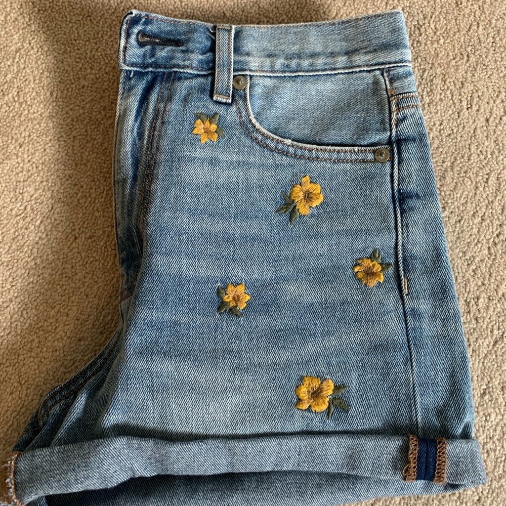 AMERICAN EAGLE JEAN SHORTS